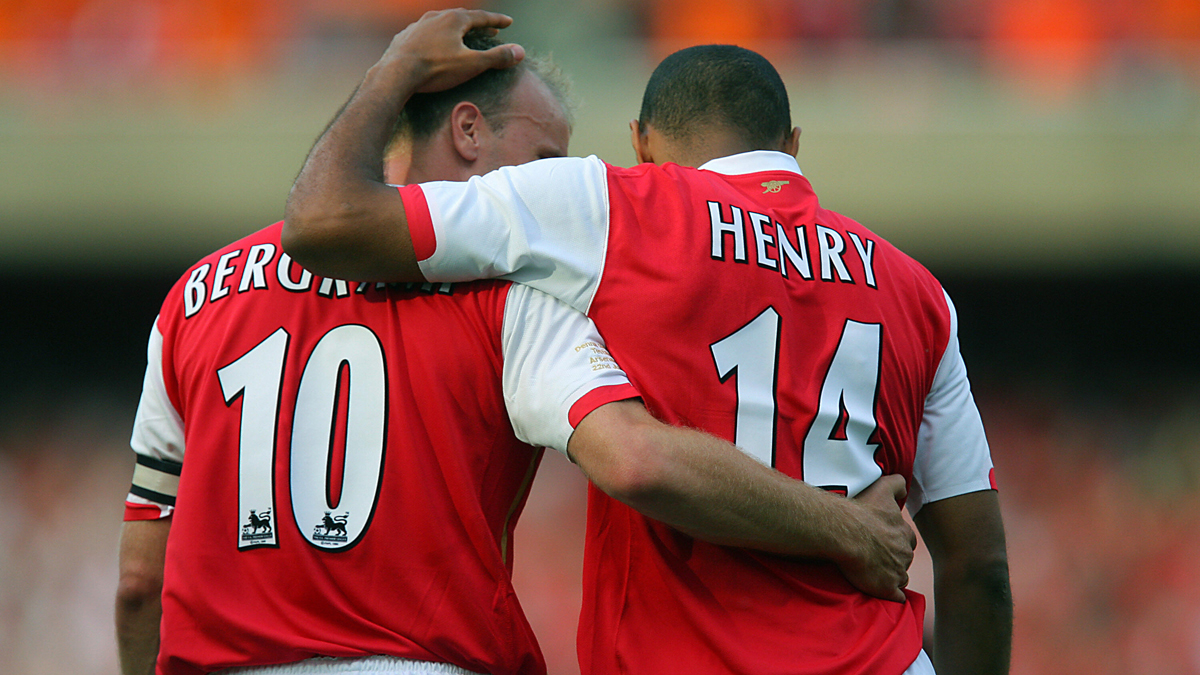 Grandes duplas: Dennis Bergkamp – Thierry Henry..